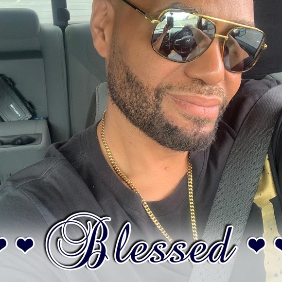 Meet your Posher, Kyle - Picture 1 of 1